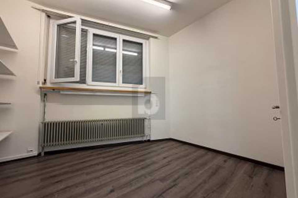 CENTRALE, AMPIO E POLIFUNZIONALE, 5036 Oberentfelden, Aargau, CH