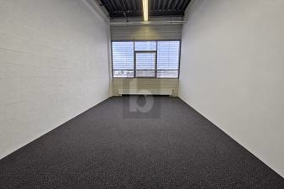 LOCALE POLIFUNZIONALE DI 110 m², 1242 Satigny, Geneva, CH