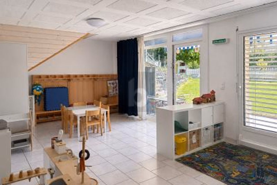 AMPI SPAZI E GIARDINO PER IL VOSTRO ASILO NIDO, 1025 St-Sulpice VD, Vaud, CH