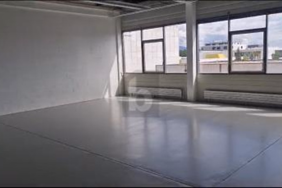 LOCALE POLIFUNZIONALE DI 110 m², 1242 Satigny, Geneva, CH