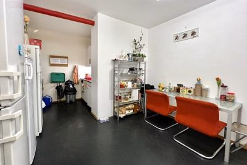 Bright Sunny Space in a Quiet Location Facing the Trees, 1206 Genève, Geneva, CH