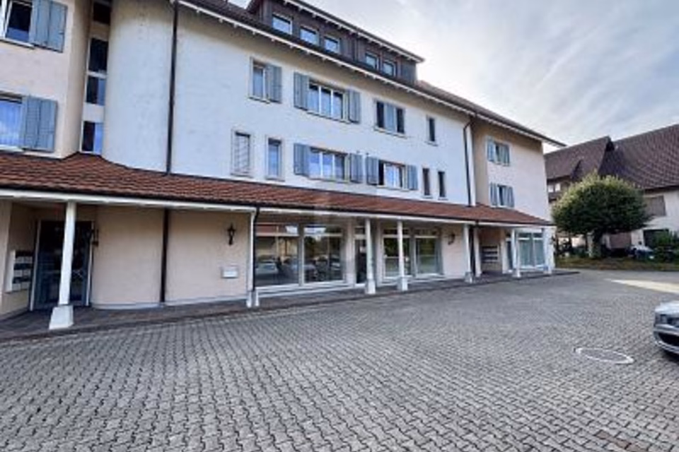 VISIBILE, CENTRALE, CON PARCHEGGI COMPRESI, 4322 Mumpf, Aargau, CH