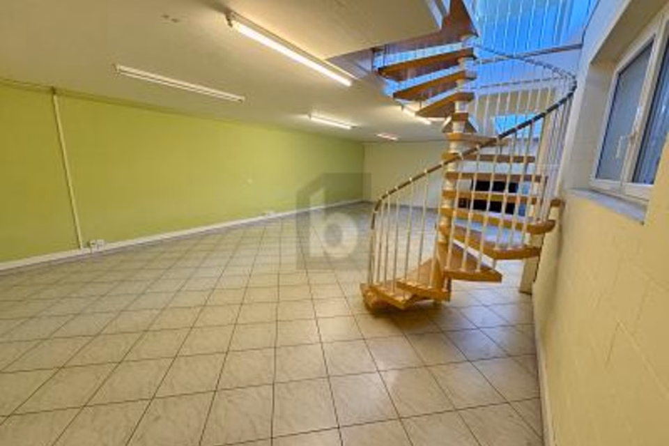 VISIBILE, CENTRALE, CON PARCHEGGI COMPRESI, 4322 Mumpf, Aargau, CH
