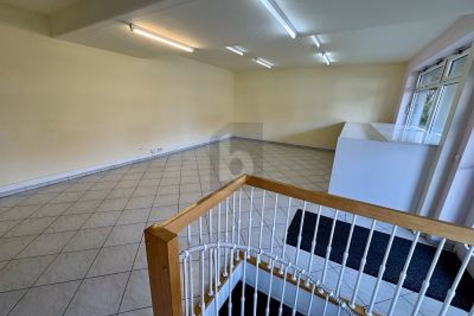 VISIBILE, CENTRALE, CON PARCHEGGI COMPRESI, 4322 Mumpf, Aargau, CH