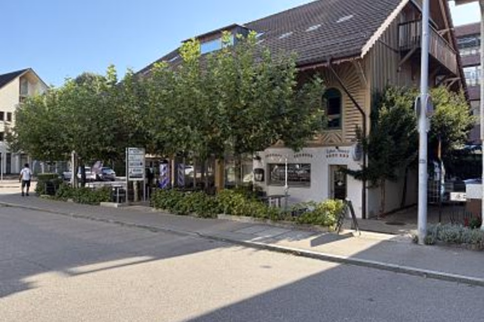 MODERNO E CENTRALE IN POSIZIONE OTTIMALE, 8302 Kloten, Zurich, CH