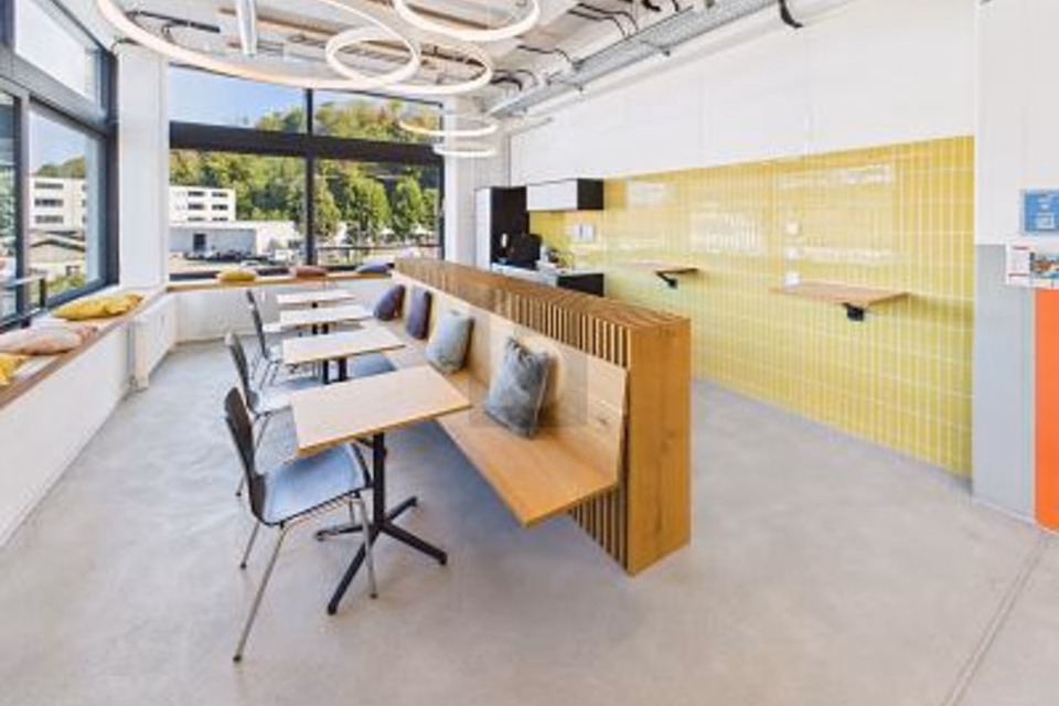 AMPIO, MODERNO E VERSATILE, 3066 Stettlen, Bern, CH