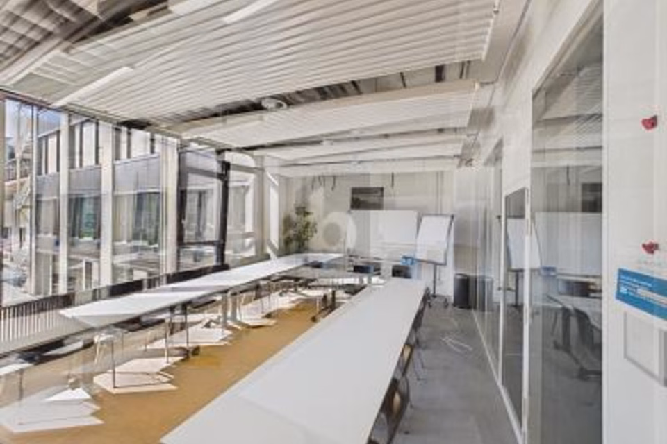 AMPIO, MODERNO E POLIVALENTE, 3066 Stettlen, Bern, CH