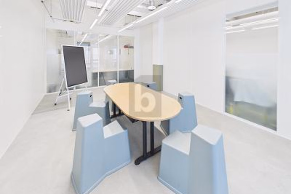 MODERNE ET POLYVALENTE, 3066 Stettlen, Bern, CH