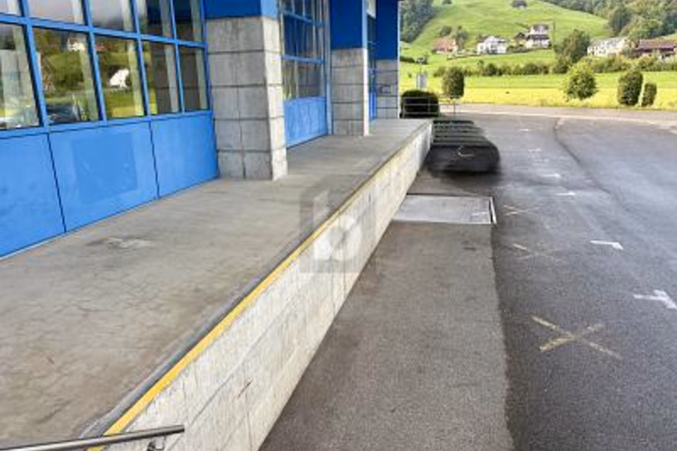 SPACIEUX ET POLYVALENT, 8852 Altendorf, Schwyz, CH