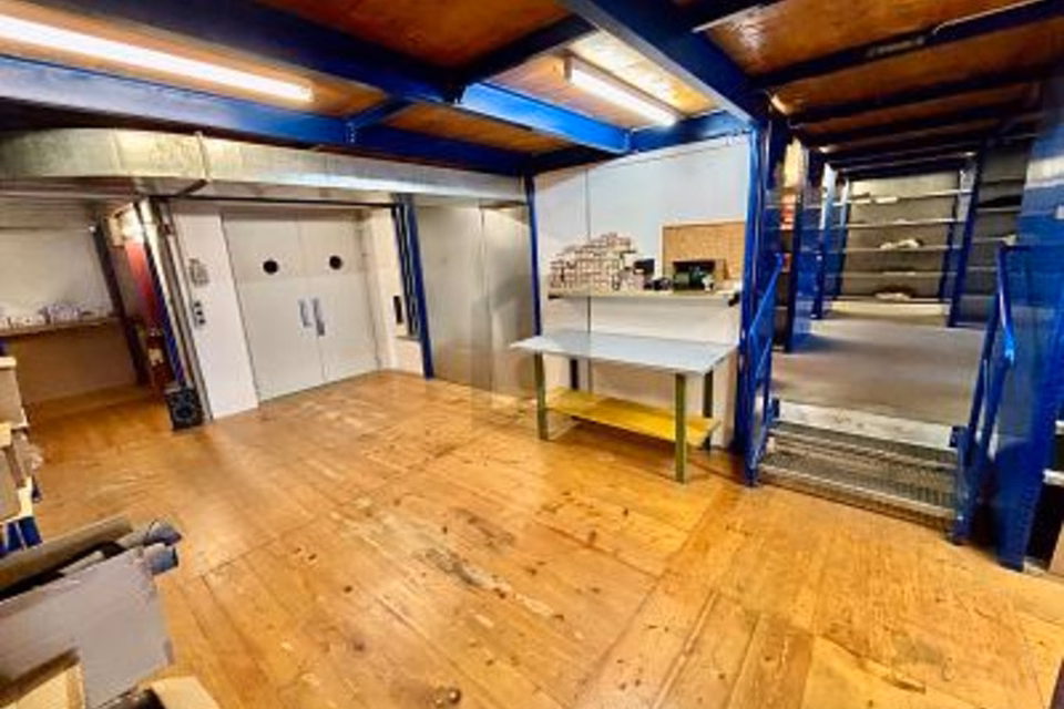 Spacious premises with great potential, 3186 Düdingen, Fribourg, CH