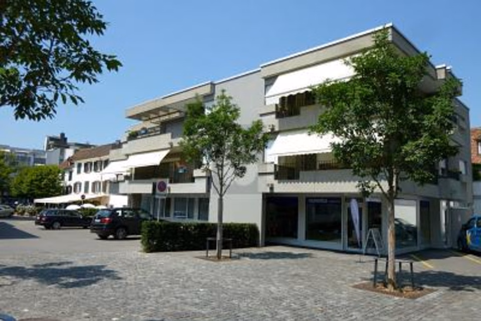 SPAZIOSO E CENTRALE NEL CUORE DEL PAESE, 4153 Reinach BL, Basel-Landschaft, CH