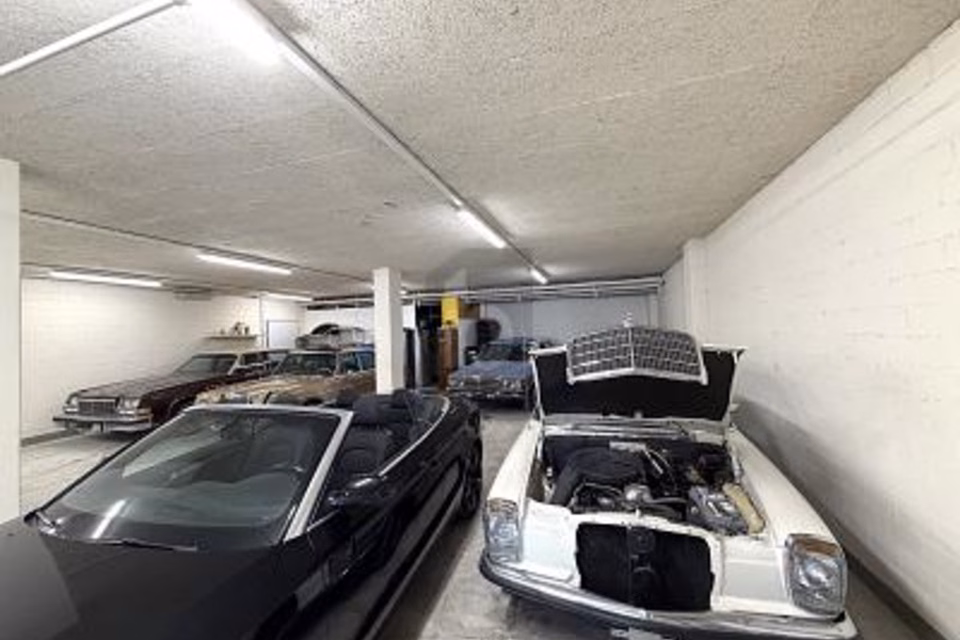 COMPLÈTEMENT ÉQUIPÉ À UN EMPLACEMENT DE CHOIX, 8117 Fällanden, Zurich, CH