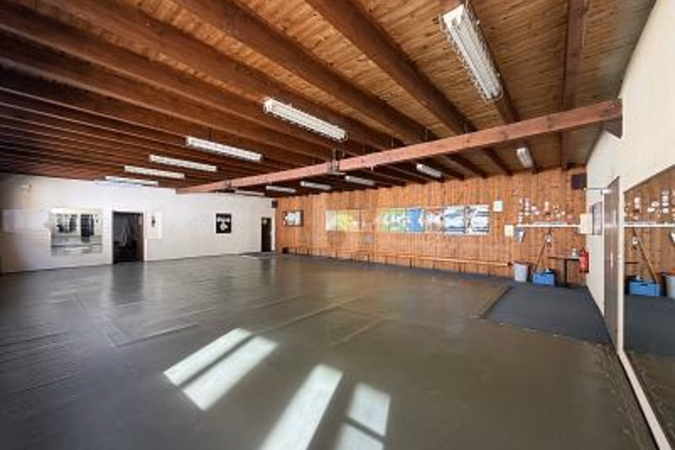 ESPACE POLYVALENT POUR ASSOCIATIONS ET ACTIVITÉS COMMERCIALES, 8152 Opfikon, Zurich, CH