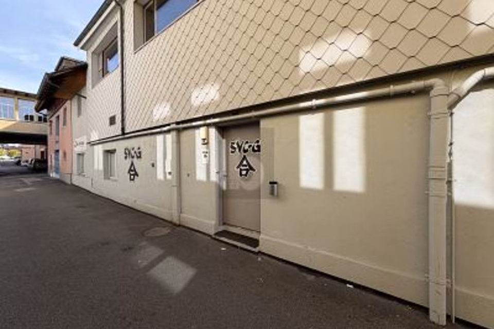 ESPACE POLYVALENT POUR ASSOCIATIONS ET ACTIVITÉS COMMERCIALES, 8152 Opfikon, Zurich, CH