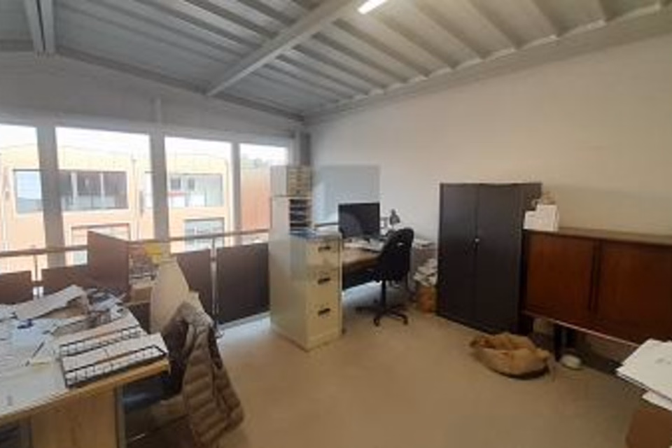 POLYVALENT SUR DEUX NIVEAUX, 1023 Crissier, Vaud, CH