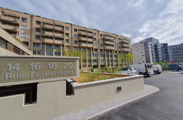 Superficie d'ufficio allo stato grezzo a due passi dal CEVA