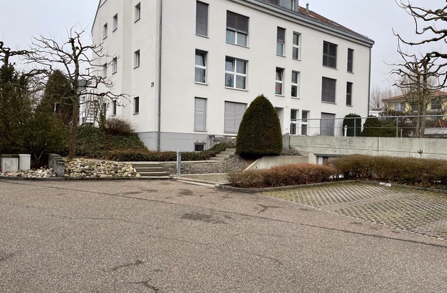 Emplacement pour moto à louer
