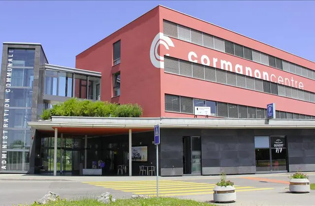 Surface commerciale de 55 m² – Passage stratégique au Centre Cormanon