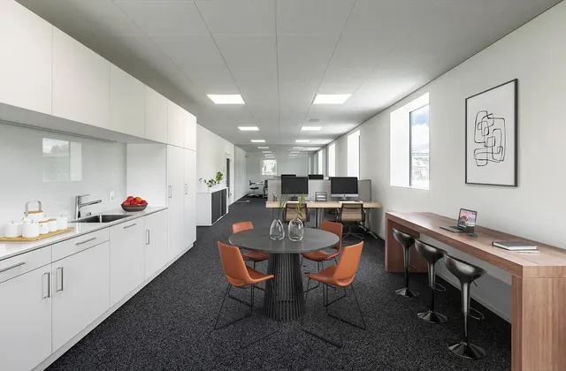 Locali moderni per ufficio/studio direttamente presso la stazione
