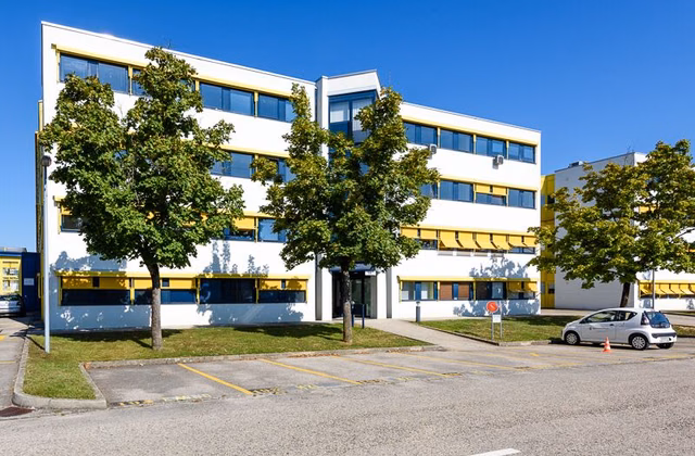 Angenehmes Büro auf dem Areal Les Avouillons