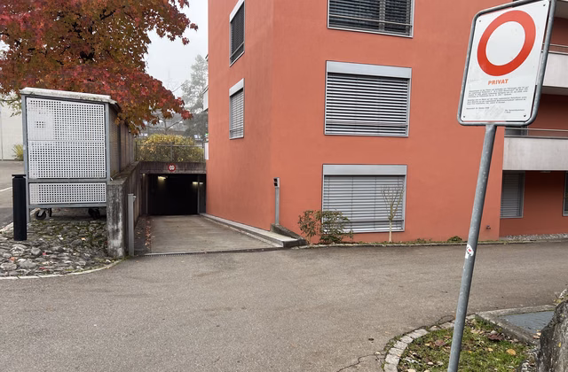 Places de parc à louer à "Garden City"