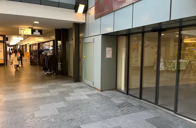 Surface commerciale attrayante dans un emplacement central de premier ordre