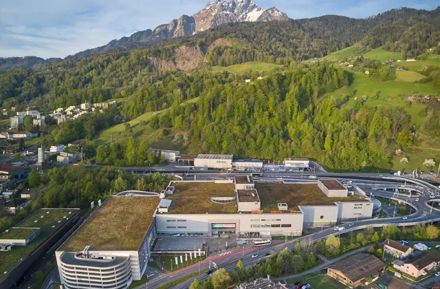 Locali commerciali flessibili (45–450 m²) nel Pilatusmarkt Kriens