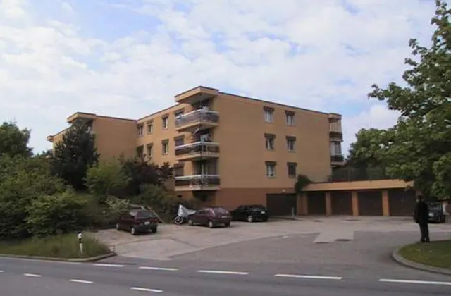 Posto auto interno in affitto