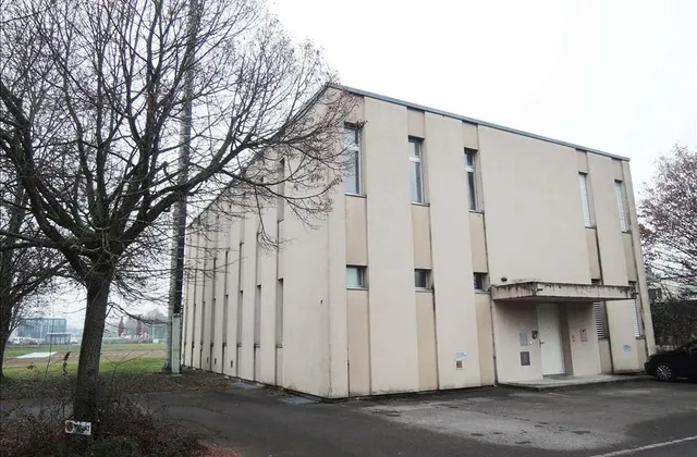 Versatile commercial space