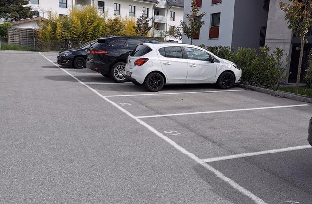 Aussenparkplatz