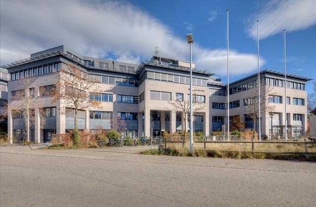 Magazzino/archivio di fronte alla stazione di Ostermundigen