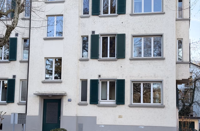 Garage à louer dans un emplacement central à Zürich-Wollishofen