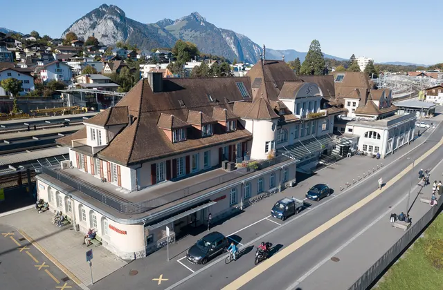 Local de stockage directement à la gare de Spiez