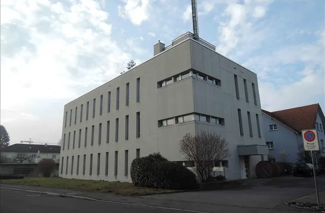 Surface commerciale ou de bureaux attractive dans la belle vallée du Rhin