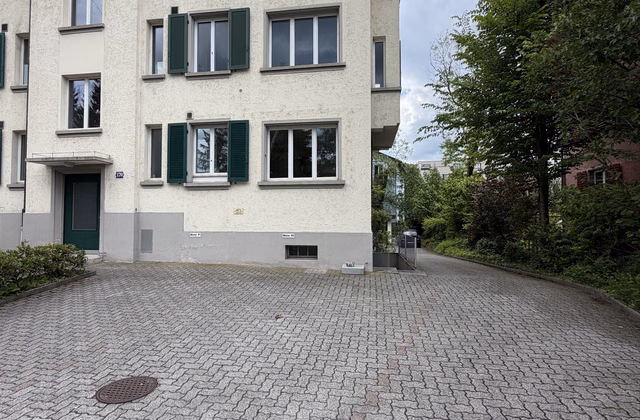 Local de stockage de 29 m² dans un emplacement calme à Zürich-Wollishofen