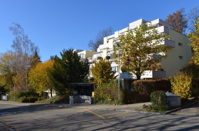Posti per motociclette a Uitikon Waldegg