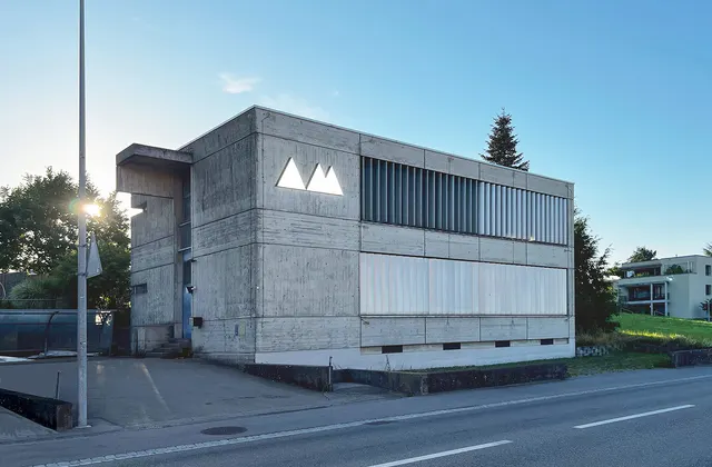 Local commercial lumineux, polyvalent, bureau à emplacement central
