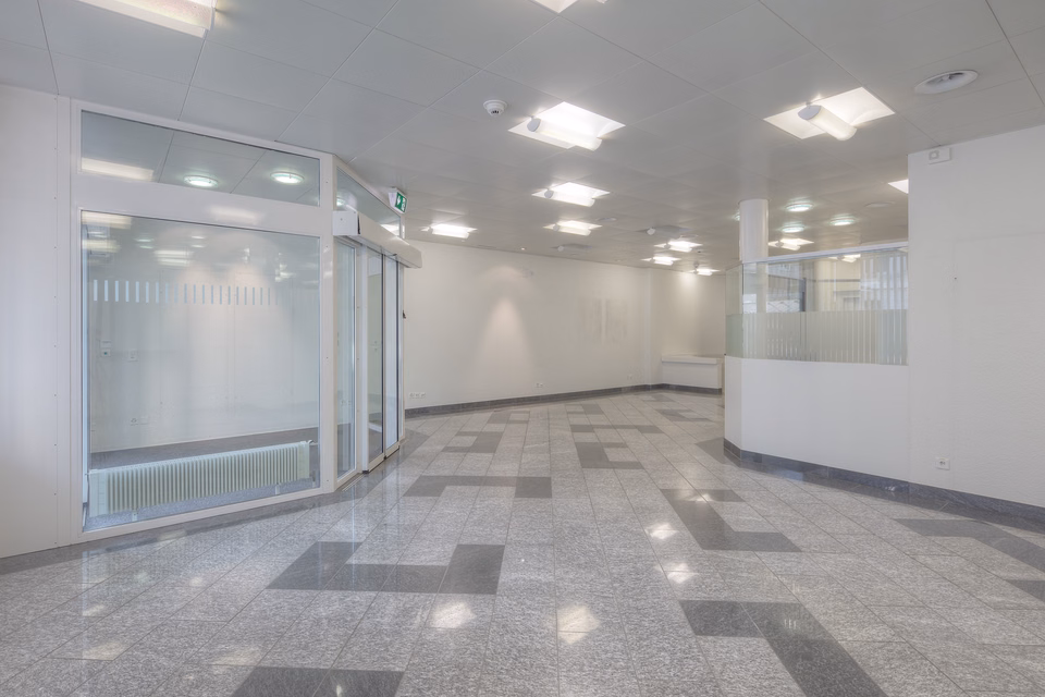 The new home for your business!, Bettlachstr., 2540 Grenchen, Solothurn, CH