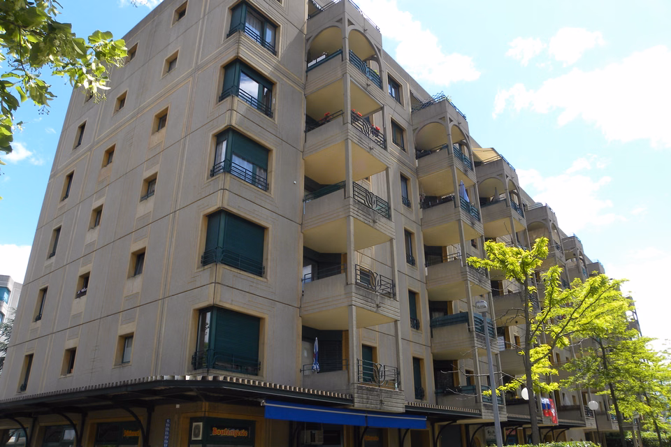 Parcheggio sotterraneo nelle vicinanze del centro commerciale Planète Charmilles, Av.d'Aire 93d, 93e, 93f,, 1203 Genève, Geneva, CH