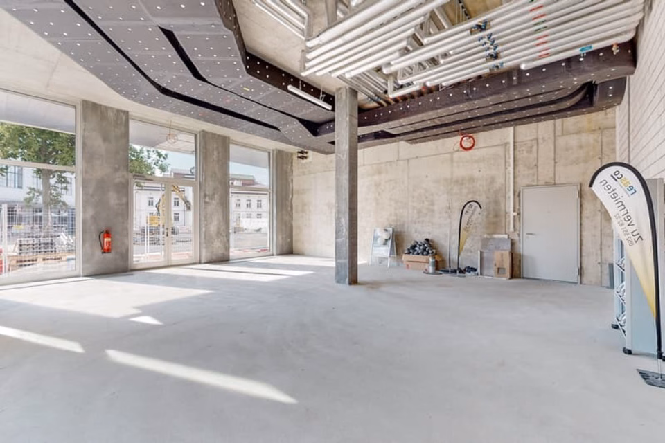In the heart of Neuhausen's "new" centre., Industrieplatz, 8212 Neuhausen, Schaffhausen, CH