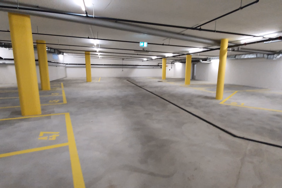 Non ha un posto dove parcheggiare la sua auto? Ha appena trovato la soluzione., Spelterinistr. EH, 9602 Bazenheid, Saint Gallen, CH