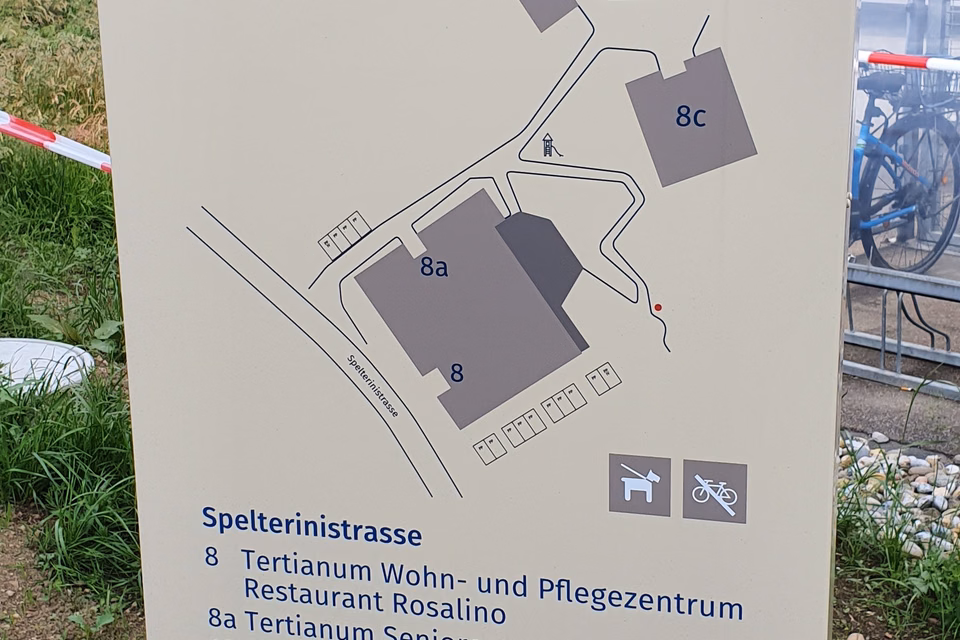 Non ha un posto dove parcheggiare la sua auto? Ha appena trovato la soluzione., Spelterinistr. EH, 9602 Bazenheid, Saint Gallen, CH