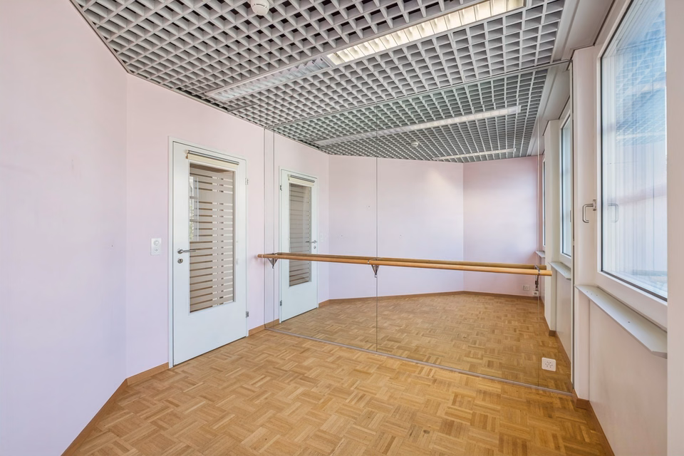 Superficie per uffici attraente con allestimento per fitness/studio a Rapperswil!, Merkurstrasse, 8640 Rapperswil SG, St. Gallen, CH