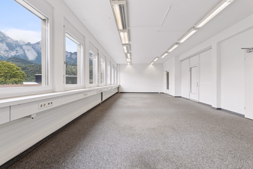 Flexibel nutzbare Büroflächen – perfekt angebunden und smart vernetzt, Via Innovativa, 7013 Domat/Ems, Grisons, CH