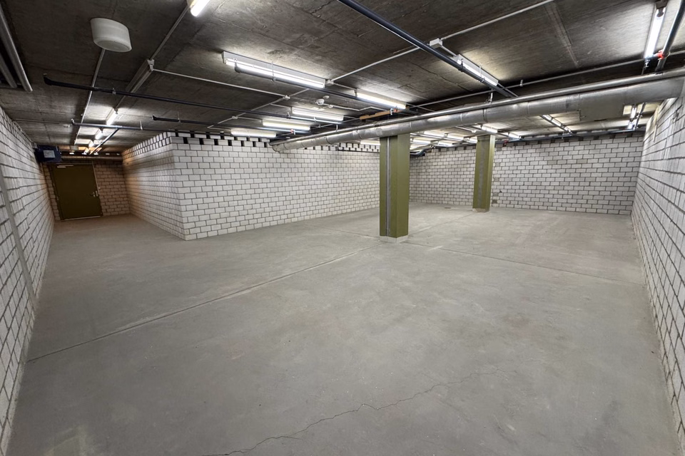 Ampio spazio di magazzino nel vivace centro commerciale Neumarkt, Kornhausstrasse, 9000 St. Gallen, St. Gallen, CH