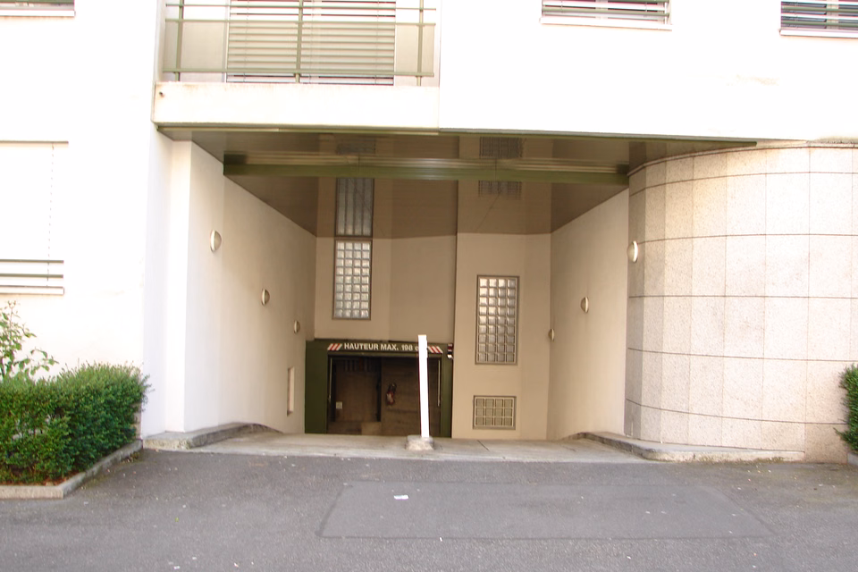 Parkplätze in Les Charmilles, Rue Amiel 13, Parkings, 1203 Genève, Geneva, CH