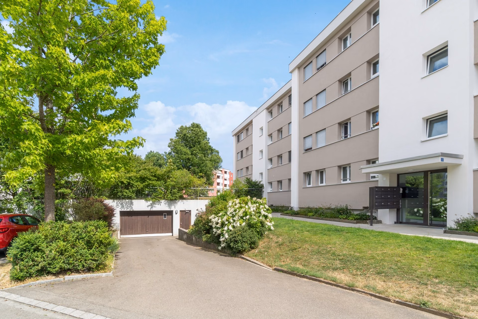 Marre de chercher une place de parking ?, Langackerweg 13, 15, EP, 8155 Niederhasli, Zurich, CH