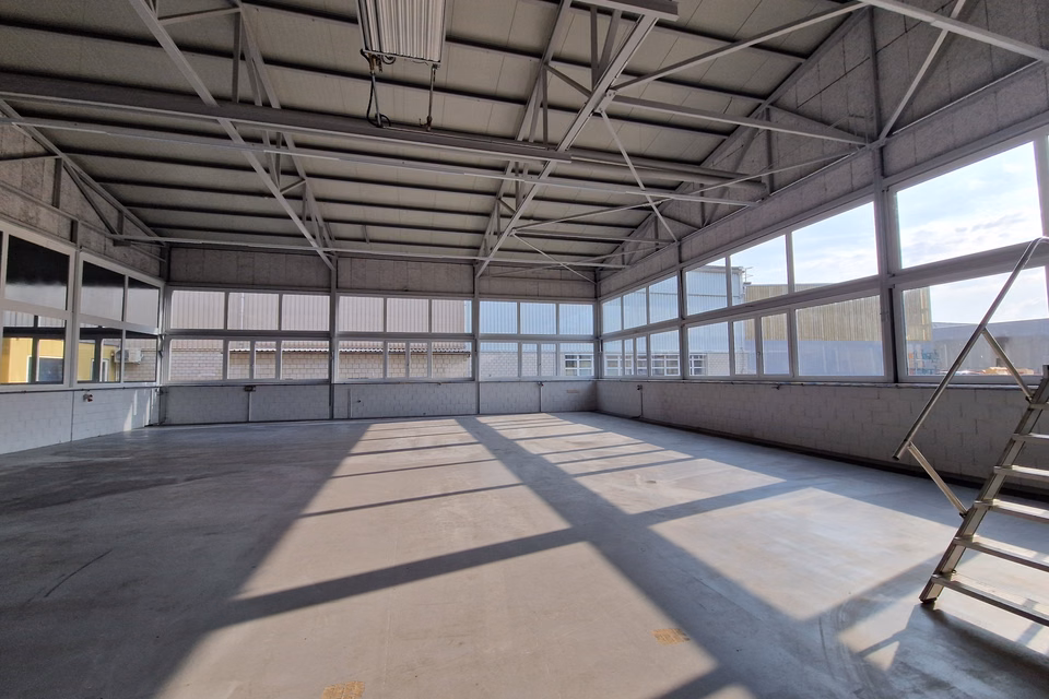 Site de production Altenrhein - Halle d'atelier spacieuse, Dorfstr. 1 -, 9423 Altenrhein, St. Gallen, CH