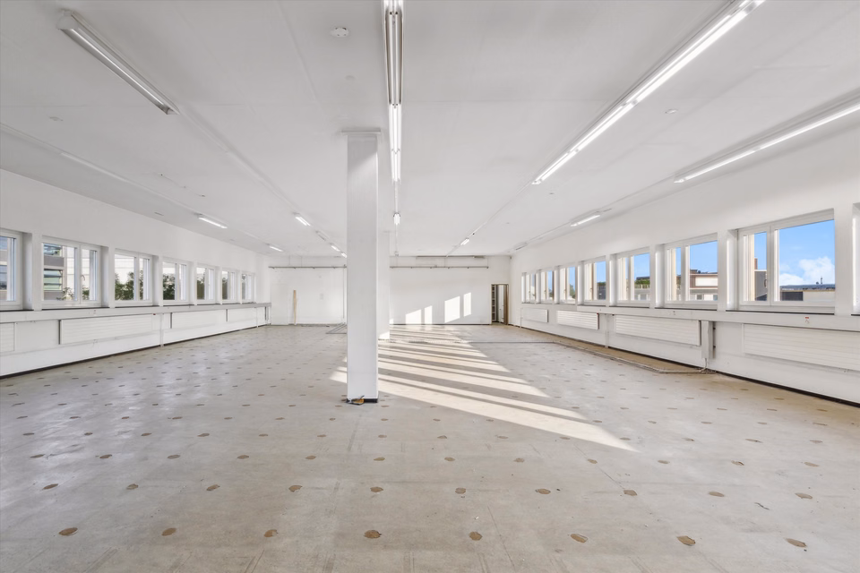Il vostro nuovo spazio commerciale vicino al Greifensee?, Tämperlistrasse, 8117 Fällanden, Zurich, CH