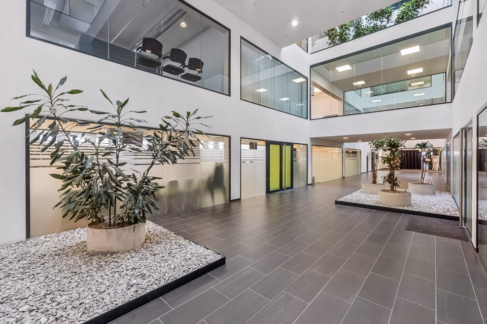 Ground-floor office space in a representative commercial building, Geltenwilenstrasse, 9000 St. Gallen, St. Gallen, CH
